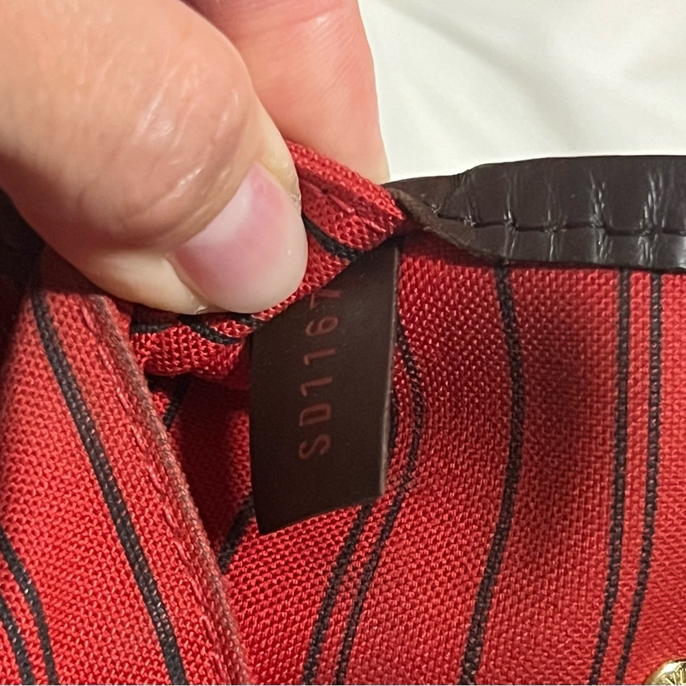 Louis Vuitton Neverfull MM - Picture 5 of 11